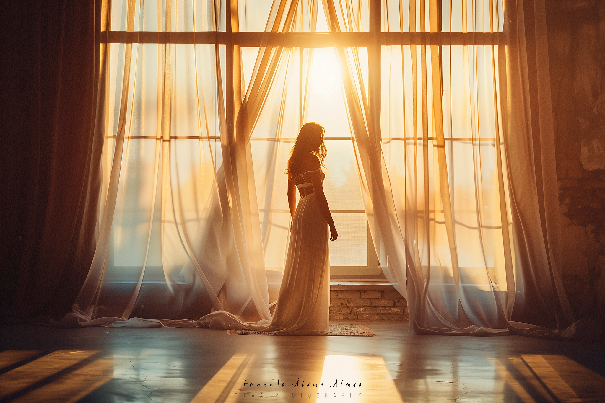 Mujer Frenter a Ventana Boudoir II